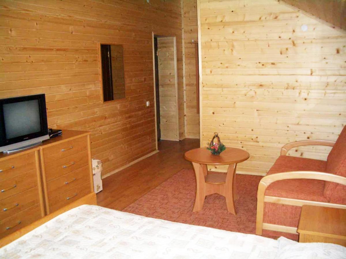 Karpatski Zori Hotel Bukovel Rom bilde